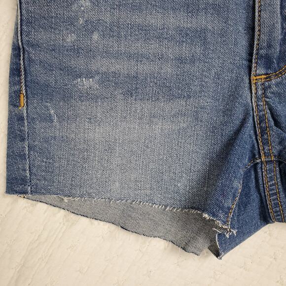 Universal Thread Womens Shorts Cut Off Medium Wash with Whiskering & Raw Hem 00 - Picture 2 of 6